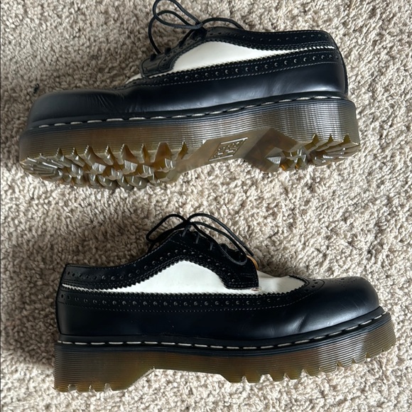 Dr. Martens Black and White Brogue Loafers Oxfords Shoes - Picture 3 of 5